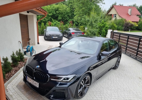 BMW Seria 5 cena 194900 przebieg: 110000, rok produkcji 2021 z Kraków małe 211